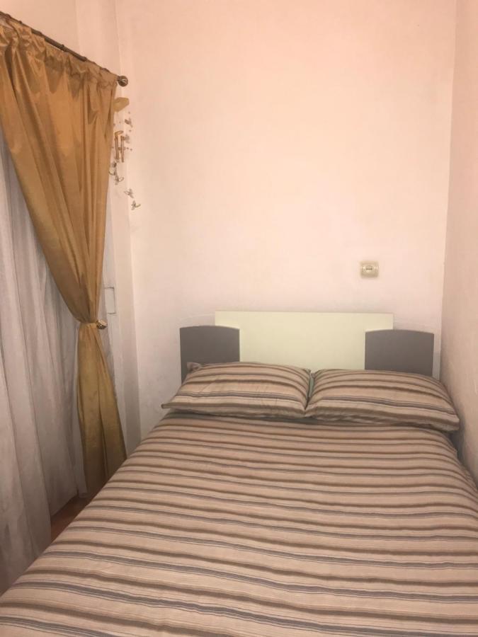 Apartamento Khmelnytsky Street Near Opera Leópolis Exterior foto